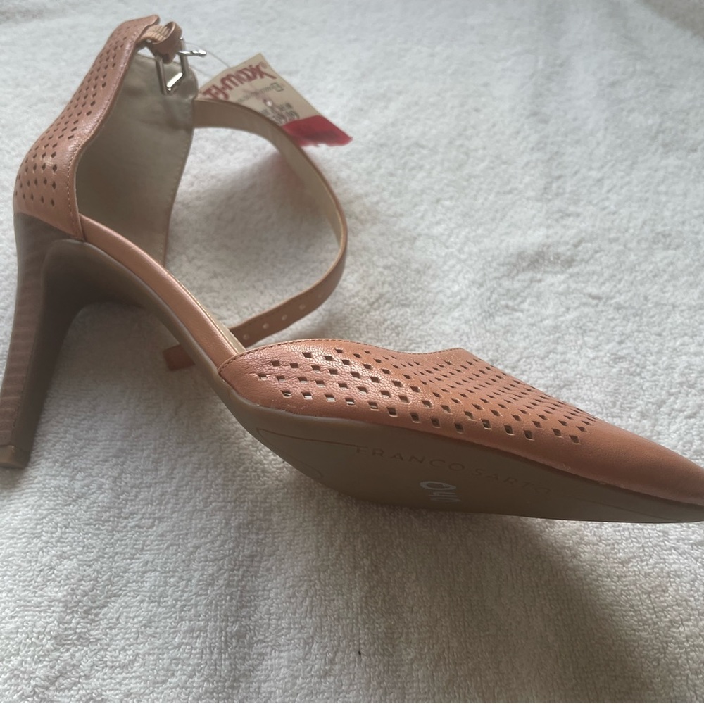 Shoes - Picture 6 of 10